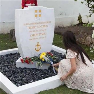 Oq marmar yodgorligi